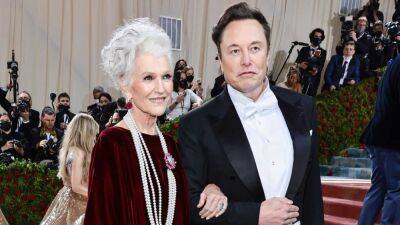 Elon Musk Defends Buying Twitter, Talks Bringing His Mom As His Date to the 2022 Met Gala (Exclusive) - www.etonline.com - USA - New York - Ukraine