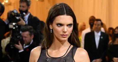 Kendall Jenner Is Nearly Unrecognizable at the 2022 Met Gala Thanks to Her Bleached Eyebrows - www.usmagazine.com - New York