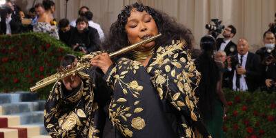 Lizzo Brings Her Flute to Met Gala 2022 - www.justjared.com - New York
