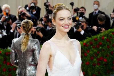 Emma Stone Recycled Her Wedding Afterparty Dress To 2022 Met Gala - etcanada.com - New York