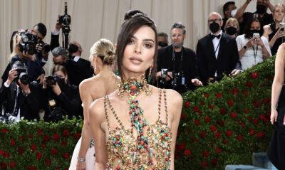 Emily Ratajkowski Hits Up Met Gala 2022, Loses Her Shoe at the After Party! - www.justjared.com - New York