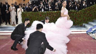 A look inside the Met Gala: Glitter, glamour and 275,000 pink roses - www.foxnews.com - New York - USA