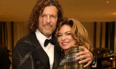 Shania Twain relaxes in bed in new video featuring rarely-seen husband Frederic Thiebaud - hellomagazine.com - county Valley - county Napa