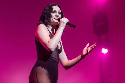 Jessie J Gives A Sweet Shout-Out To ‘Heartstopper’ Star Joe Locke During Gig: ‘You’re Helping Someone Really Close To Me Get Through A Really Tough Time’ - etcanada.com - county Douglas - Isle Of Man