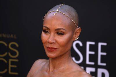Jada Pinkett Smith Talks To Mother Of 12-Year-Old Girl With Alopecia Who Died By Suicide - etcanada.com