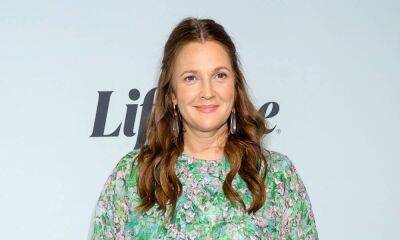 Drew Barrymore reveals she wore false teeth as a child with throwback video you need to see - hellomagazine.com - Indiana - county Carson