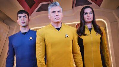 'Star Trek: Strange New Worlds': Anson Mount, Rebecca Romijn and Ethan Peck on Honoring the Past (Exclusive) - www.etonline.com