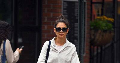 Katie Holmes picks up coffee as she steps out solo in New York - www.msn.com - New York - New York - Ireland - county York