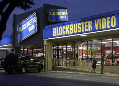 ‘Blockbuster’: First-Look At Randall Park & Melissa Fumero In Netflix Video Store Comedy — Photo - deadline.com