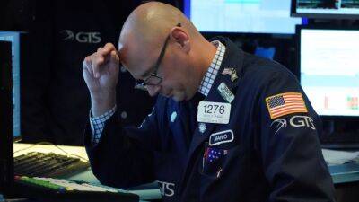 Stocks Plunge As Interest Rates Rise; Tech, Showbiz Shares Pummeled, Outlier Twitter Posts Gains - deadline.com - New York - New York - Ukraine - Russia - county Jerome