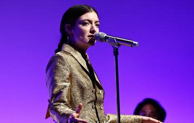 Lorde speaks out on abortion rights during LA show - www.nme.com - USA