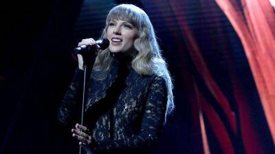 Taylor Swift Releases 'This Love (Taylor's Version)' -- New Re-Recording Off '1989' Album - www.etonline.com - county Love