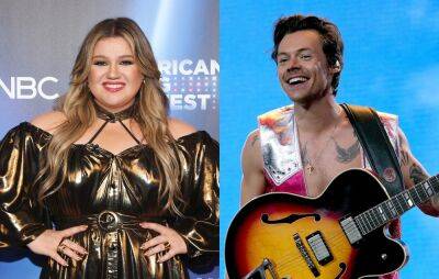Watch Kelly Clarkson perform emotional Harry Styles cover - www.nme.com - Britain - New York - USA - New York - Chicago - Austin