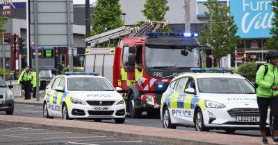 'Explosion' rocks Manchester retail park as faulty cable sparks 'loud bang' and power cut - www.manchestereveningnews.co.uk - Manchester - county Chester