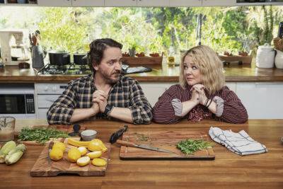 First Look At Ben Falcone & Melissa McCarthy In Heavenly New Comedy Series ‘God’s Favorite Idiot’ - etcanada.com - Australia
