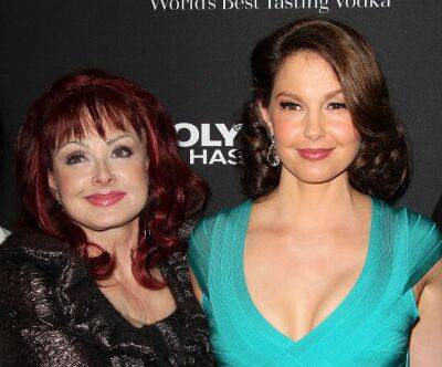 Ashley Judd Honours Mom Naomi Judd With Emotional Letter About Roe v. Wade - etcanada.com - USA