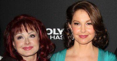Ashley Judd Remembers Late Mom Naomi Ahead of Mother’s Day: ‘Wasn’t Supposed to Be This Way’ - www.usmagazine.com - USA - Kentucky
