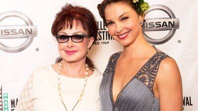Ashley Judd Pens Emotional Tribute to Late Mom Naomi Ahead of Mother's Day - www.etonline.com - USA - Tennessee