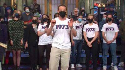 Benedict Cumberbatch And ‘SNL’ Cast Members Rock T-Shirts Supporting Roe v. Wade - etcanada.com - Britain - Smith - county Will