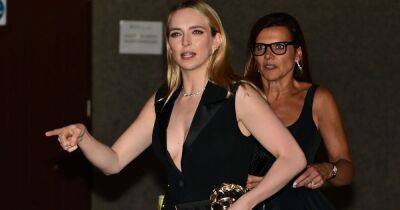 Jodie Comer clutches her BAFTA as she jumps into a cab after night of celebrations - www.ok.co.uk - London - city Easttown