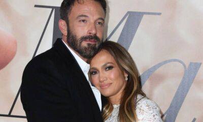 Jennifer Lopez flashes first engagement ring from Ben Affleck in resurfaced video - hellomagazine.com