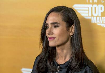 Jennifer Connelly Explains How Her Fear Of Flying Got Worse After Her Daughter’s Health Scare: ‘I Struggled With Separation’ - etcanada.com