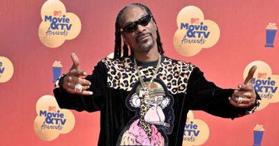 Snoop Dogg gives his personal 'blunt roller' a pay rise - www.msn.com - USA