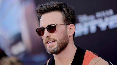 Chris Evans Is Driving Twitter and TikTok Wild With His Boston Accent - www.glamour.com - county Evans