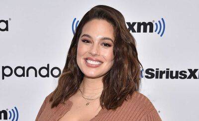Ashley Graham Shares Photo While Breastfeeding Her Twins at Same Time - www.justjared.com