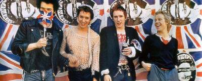 Steve Jones says he’d consider Sex Pistols reunion if he was “absolutely broke” - completemusicupdate.com - London