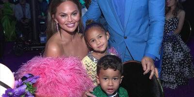 Chrissy Teigen's Son Miles 'Accidentally' Knocks Sister Luna's Tooth Out While Playing - www.justjared.com - London - county Story