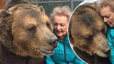 Betty White's Beloved Pet Bear Dies Just Months After Hollywood Legend - perezhilton.com - Los Angeles - county Cleveland