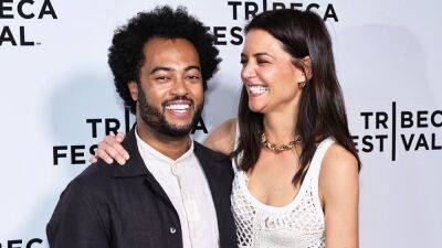 Katie Holmes and Bobby Wooten III Cozy Up to One Another on Red Carpet at 'Alone Together' Premiere - www.etonline.com - New York - county Story - county Love