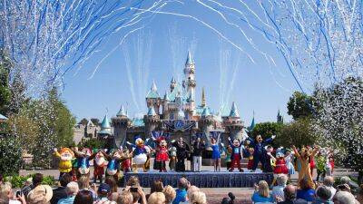 Don’t Say Move: Disney Postpones Shifting 2,000 Parks Jobs to Florida Until 2026 - thewrap.com - Florida