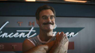 'Physical' Season 2: Watch Murray Bartlett and His Short Shorts Make Their Debut (Exclusive) - www.etonline.com