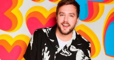 Love Island's Iain Stirling to head across the pond to narrate USA version of hit show - www.ok.co.uk - Britain - Scotland - USA - California - Hawaii