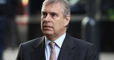Prince William 'throwing his weight around' over Prince Andrew crisis - www.dailyrecord.co.uk