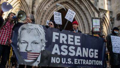 Julian Assange’s Extradition to U.S. Approved by British Government - thewrap.com - Britain - London