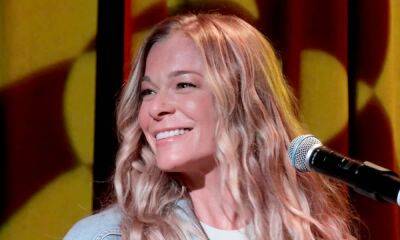 LeAnn Rimes joins Pink and Foo Fighters for Taylor Hawkins tribute show - hellomagazine.com - Los Angeles