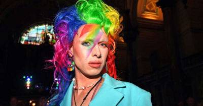 David Bowie fans dress up on Liverpool red carpet for 'Bowie Ball' - www.msn.com