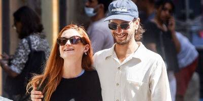 Bonnie Wright & Husband Andrew Lococo See The Sights of Florence Together - www.justjared.com - Italy - county Florence