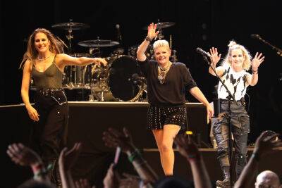 The Chicks End Indianapolis Concert After Just 30 Minutes: ‘We Could Not Give You The Show You Deserved’ - etcanada.com - Indiana - Charlotte - state Maine - city Indianapolis