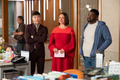 ‘Loot,’ Starring Maya Rudolph as a Billionaire Turned Philanthropist, Evokes a Glossier ‘Parks and Recreation’: TV Review - variety.com - Oklahoma
