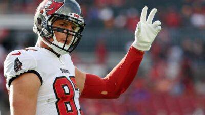 Tampa Bay Buccaneers' Rob Gronkowski Retires From NFL for the Second Time - www.etonline.com - Arizona - county Bay - Kansas City