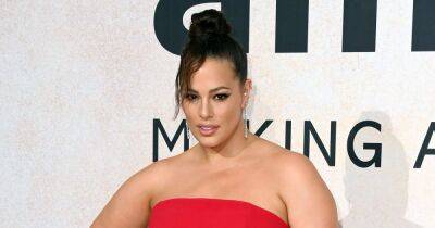 Ashley Graham Serves Up a ‘Modeling Mama Moment’ in a Vibrant Corset Top - www.usmagazine.com - New York