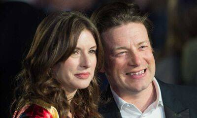 Jamie Oliver stuns fans with loved-up photos as he celebrates milestone achievement with wife Jools - hellomagazine.com