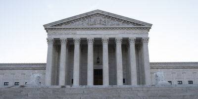 Celebs React After Supreme Court Overturns Roe v. Wade - Read the Tweets - www.justjared.com - county Banks