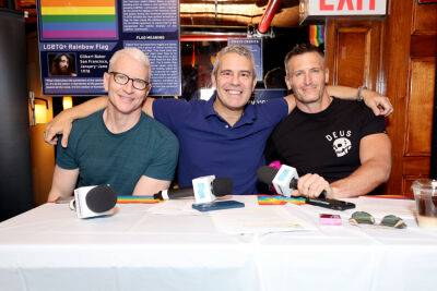 Anderson Cooper Reveals Richard Gere Helped Him Realize He’s Gay - etcanada.com - county Anderson - county Cooper