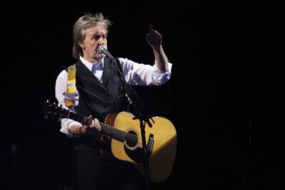 Paul McCartney Features Johnny Depp Footage During Glastonbury Set - deadline.com - USA