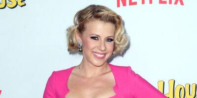 Full House's Jodie Sweetin Knocked Down by Police During Abortion Rights Protest - www.justjared.com